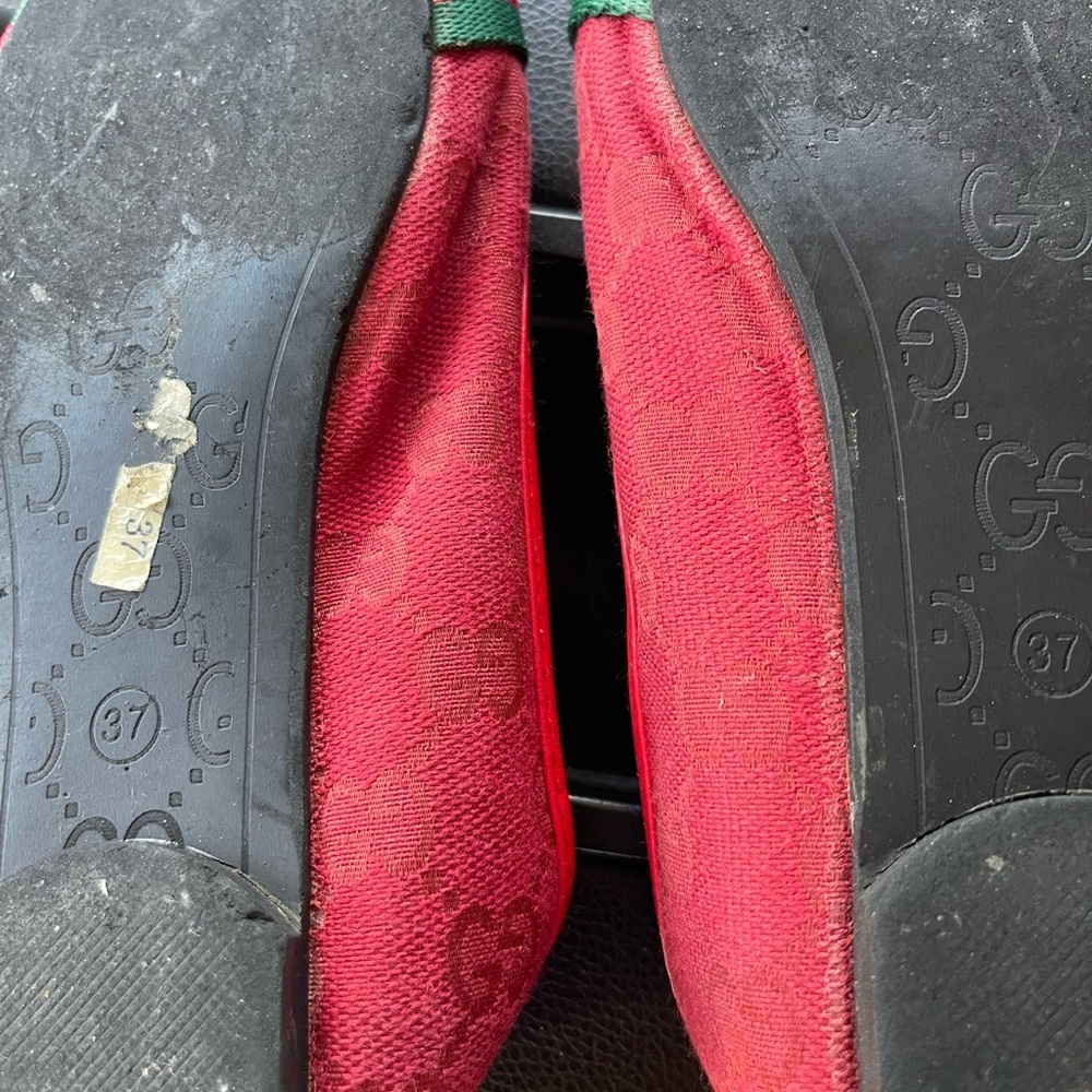 Gucci Red and Green Flats with Gold Accent - Picture 6 of 7